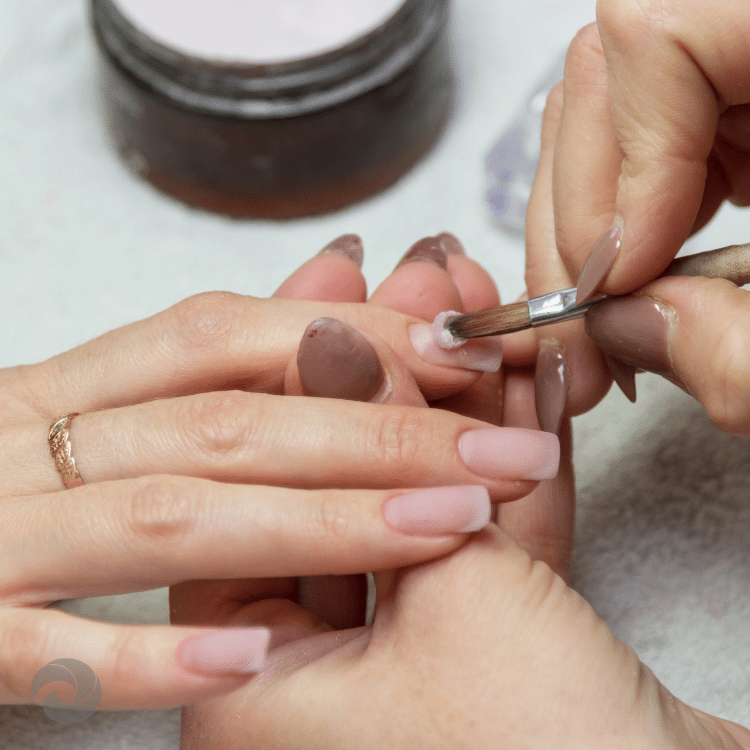 Montaje de uñas acrilicas medianas con pintura tradicional – Cubisla –  Marketplace